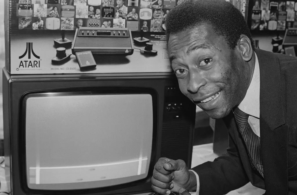 O grande Pelé em um anúncio da Atari em 1981 (Crédito da imagem: United News/Popperfoto via Getty Images)
